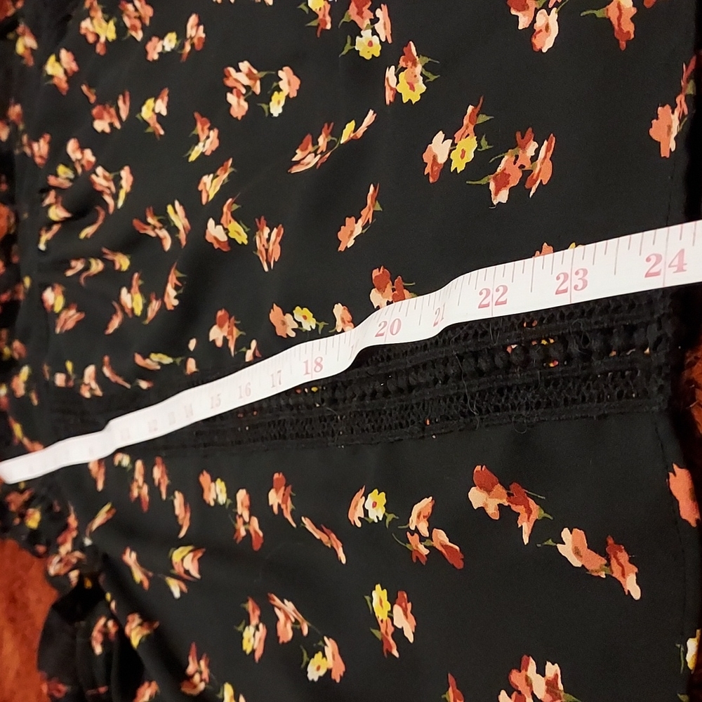 a.n.a. Sleeveless Floral Blouse - Picture 9 of 11